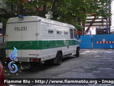 Mercedes-Benz Vario 815D
Bundesrepublik Deutschland - Germania
Landespolizei
Bayern - München
Polizia territoriale della Baviera
Monaco 
Trasporto Detenuti
Parole chiave: Mercedes-Benz Vario_815D