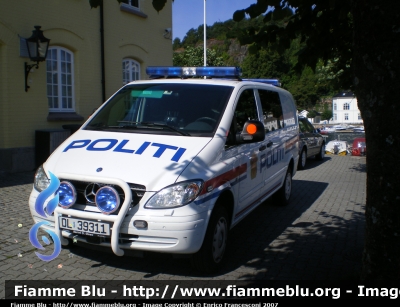 Mercedes-Benz Vito II serie
Kongeriket Norge - Kongeriket Noreg - Norvegia
Politi - Polizia 
Parole chiave: Mercedes-Benz Vito_IIserie