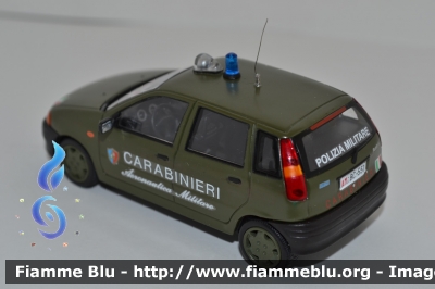 Fiat Punto I Serie 
Carabinieri
Polizia Militare c/o Aeronautica Militare
Modello in scala 
Parole chiave: Fiat Punto_Iserie