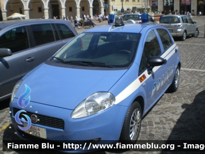 Fiat Grande Punto 
Polizia di Stato
XIV Reparto Mobile di Senigallia
Polizia H1729
Parole chiave: Fiat Grande_Punto Reparto_Mobile PoliziaH1729