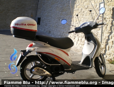 Piaggio Liberty 125
Repubblica di San Marino
Polizia Civile
RSM Polizia 021
Parole chiave: Piaggio Liberty_125 RSM_Polizia_021