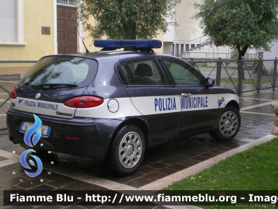 Alfa Romeo 147 I serie
Polizia Locale
Comune di Torri del Benaco (VR)
Mezzo ritargato con le nuove targhe per la Polizia Locale
POLIZIA LOCALE YA 930 AC
Parole chiave: Alfa-Romeo 147_Iserie PoliziaLocaleYA930AC