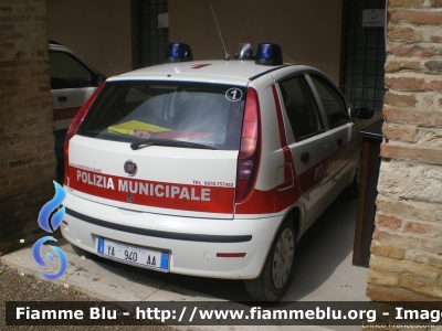 Fiat Punto III serie
Polizia Municipale Montepulciano (SI)
Polizia Locale YA 940 AA
Parole chiave: Fiat Punto_IIIserie PoliziaLocaleYA940AA