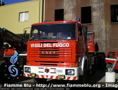 Astra BM25
Vigili del Fuoco
Comando Provinciale di Pesaro
AutoGru da 40 ton allestimento Castelli
VF 13802
Parole chiave: Astra BM25 VF13802