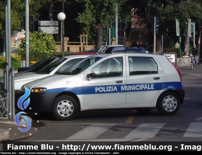 Fiat Punto II serie 
Polizia Municipale Pesaro
Parole chiave: Fiat Punto II serie Polizia Municipale Pesaro