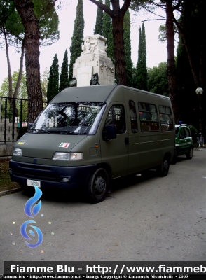 Fiat Ducato II Serie
Esercito Italiano
EI 662 DL
Parole chiave: Fiat Ducato_IISerie_Esercito_Festa del 4 Novembre a Terni Presso il Monumento Ai Caduti EI662DL