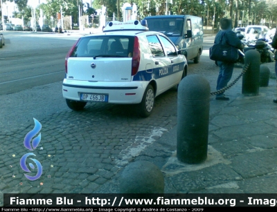 Fiat Punto III serie
Polizia Locale Melito di Napoli (NA)

Parole chiave: Fiat Punto_ IIIserie_Polizia _Locale_ Melito_ di_ Napoli_ (NA)