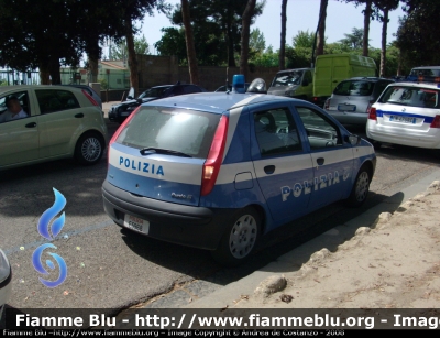 Fiat Punto II serie
Polizia di Stato
POLIZIA E5968
Parole chiave: Fiat Punto_IIserie_PoliziaE5968