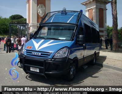 Iveco Daily IV serie
Polizia di Stato
Reparto Mobile Napoli
Polizia  F7879
Parole chiave: Iveco Daily_IVserie polizia reparto mobile F7879 Festa_della_Polizia_2008