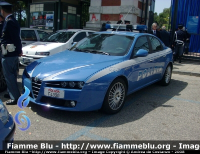 Alfa Romeo 159
Polizia di Stato
Squadra Volante
POLIZIA F4390
Parole chiave: Alfa_Romeo 159 PS Volanti PoliziaF4390