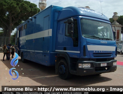 Iveco EuroCargo 160E28 II serie
Polizia di Stato
Reparto a Cavallo
POLIZIA F5453
Parole chiave: Iveco EuroCargo_160E28_IIserie PS Reparto_A_Cavallo PoliziaF5453 Festa_della_Polizia_2008