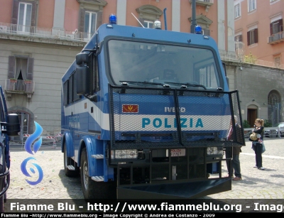 Iveco EuroCargo 4x4 II serie
Polizia di Stato
Reparto Mobile Napoli
POLIZIA F7767
Parole chiave: Iveco EuroCargo 4x4_IIserie POLIZIAF7767 Festa_della_Polizia_2009