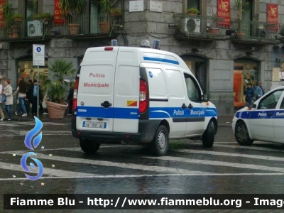 Fiat Doblò II serie
Polizia Municipale Napoli
POLIZIA LOCALE YA 373 AC
Variante con lampeggianti
Parole chiave: Fiat Doblò_IIserie POLIZIALOCALEYA373AC