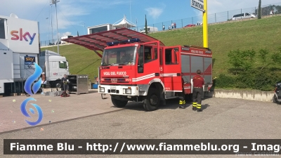 Iveco EuroFire 140E28 4x4 I serie
Vigili del Fuoco
AutoPompaSerbatoio allestimento Iveco-Magirus
VF 22777
MotoGP Mugello 2015
Parole chiave: Iveco EuroFire_140E28_4x4_Iserie VF22777 MotoGP_Mugello_2015