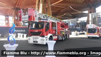 Iveco Stralis AD260S46 III serie
AutoScala M34L-H da 34 metri con serbatoio e pompa allestimento Magirus
Esposta all'Interschutz 2015
Parole chiave: Iveco Stralis_AD260S46_IIIserie Interschutz_2015