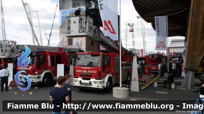 Iveco EuroCargo 180E32 III serie
Vigili del Fuoco
AutoScala M32L da 32 metri allestimento Magirus
Esposta all'Interschutz 2015
Parole chiave: Iveco EuroCargo_180E32_IIIserie Interschutz_2015