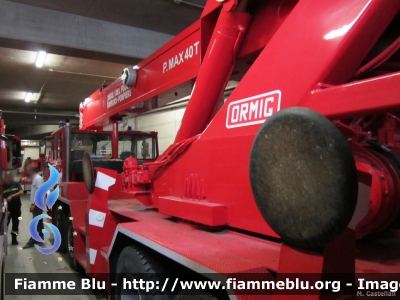 Ormig
Vigili del Fuoco
Corpo Permanente di Aosta
AutoGru da 40 ton
VF 12093
Parole chiave: Ormig VF12093