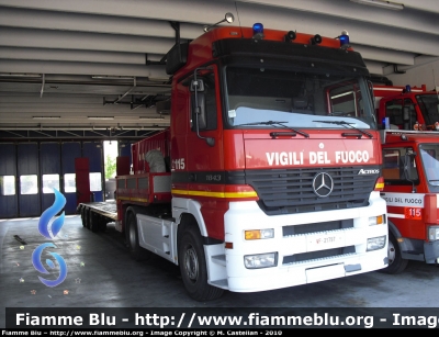 Mercedes-Benz Actros 1843 I serie
Vigili del Fuoco
Comando Provinciale di Venezia
Distaccamento Permanente di Mestre (VE)
VF 21797
Parole chiave: Mercedes-Benz Actros_1843_Iserie VF21797