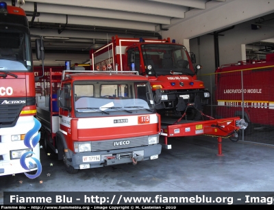 Iveco Zeta 65-12
Vigili del Fuoco
Comando Provinciale di Venezia
Distaccamento Permanente di Mestre (VE)
Trasporto schiuma
VF 17194
Parole chiave: Iveco Zeta_65-12 VF17194