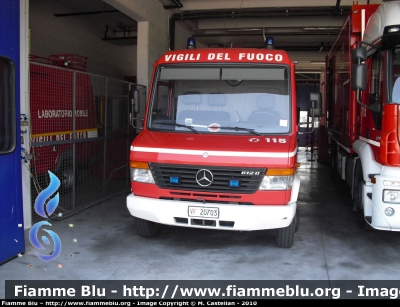 Mercedes-Benz Vario 612D
Vigili del Fuoco
Nucleo NBCR di Mestre (VE)
VF 20703
Parole chiave: Mercedes-Benz Vario_612D VF20703