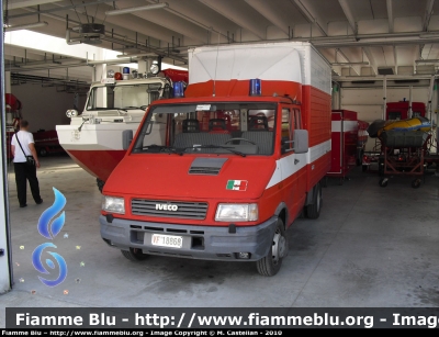 Iveco Daily II serie
Vigili del Fuoco
Distaccamento Permanente di Mestre (VE)
VF 18868
Parole chiave: Iveco Daily_IIserie VF18868