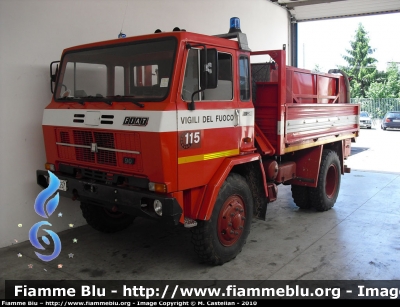 Iveco 90PC
Vigili del Fuoco
Distaccamento Permanente di Mestre (VE)
VF 13357
Parole chiave: Iveco 90PC VF13357