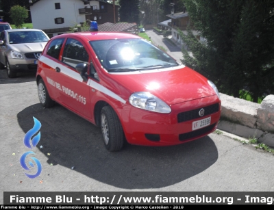 Fiat Grande Punto
Vigili del Fuoco
VF 25596
Parole chiave: Fiat Grande_Punto VF25596 Raduno_Nazionale_VVF_2010