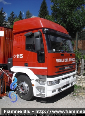 Iveco EuroTech 440E42
Vigili del Fuoco
Comando Provinciale di Macerata
VF 20104
Parole chiave: Iveco EuroTech_440E42 VF20104 Raduno_Nazionale_VVF_2010