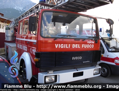 Iveco 140-25
Vigili del Fuoco
Comando Provinciale di Belluno
Distaccamento Permanente di Cortina d'Ampezzo (BL)
AutoScala allestimento Iveco-Magirus ricondizionata da Carrozzeria Fortini
In attesa di targa
Parole chiave: Iveco 140-25 Raduno_Nazionale_VVF_2010