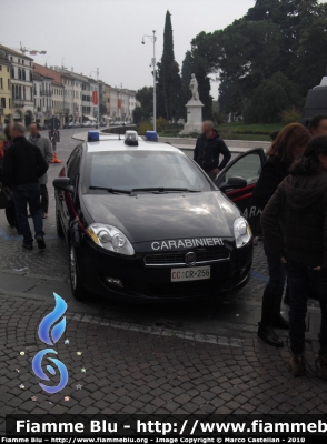 Fiat Nuova Bravo
Carabinieri
Nucleo Operativo Radio Mobile
CC CR 256
Parole chiave: Fiat Nuova_Bravo CCCR256 Divise_In_Piazza_Castelfranco_Veneto_2010