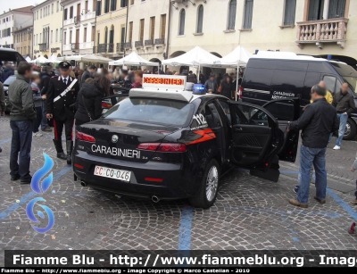 Alfa Romeo 159
Carabinieri
Nucleo Operativo Radio Mobile
CC CQ 046
Parole chiave: Alfa-Romeo 159 CCCQ046 Divise_In_Piazza_Castelfranco_Veneto_2010