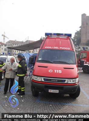 Iveco Daily III serie
Vigili del Fuoco
Comando Provinciale di Treviso
AutoFurgone/Unità di Crisi Locale allestimento Iveco-Magirus
VF 24203
Parole chiave: Iveco Daily_IIIserie VF24203 Divise_In_Piazza_Castelfranco_Veneto_2010