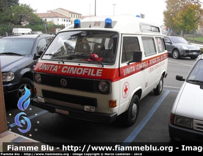 Volkswagen Transporter T3
Croce Rossa Italiana
Comitato Provinciale di Treviso
Unità cinofile
CRI 12369
Parole chiave: Volkswagen Transporter_T3 CRI12369 Divise_In_Piazza_Castelfranco_Veneto_2010