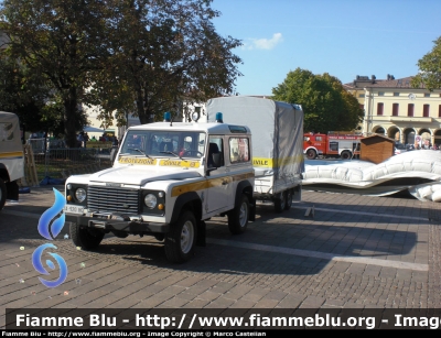 Land Rover Defender 90
Protezione Civile
Gruppo Comunale Montebelluna (TV)
Parole chiave: Land_Rover Defender_90 PC_Montebelluna_TV Esercitazione_PC_Montebelluna_TV_2008