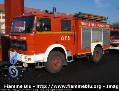 Iveco OM 160
Vigili del Fuoco
Comando Provinciale di Treviso
AutoPompaSerbatoio allestimento Baribbi
VF 11672
Parole chiave: Iveco OM 160 VF11672 Inaugurazione_Caserma_VVF_Montebelluna_TV