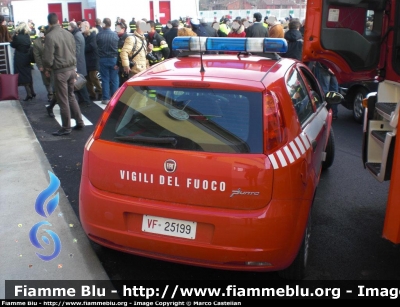 Fiat Grande Punto
Vigili del Fuoco
Autovettura Comando Provinciale Treviso
VF25199
Parole chiave: Fiat Grande_Punto VVF Autovetture Treviso VF25199 Inaugurazione_Caserma_VVF_Montebelluna_TV