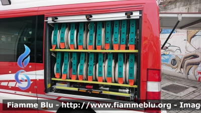 Mercedes-Benz Sprinter 4x4 III serie restyle
Vigili del Fuoco
Unione Distrettuale Bassa Val Pusteria
Corpo Volontario di Vallarga (BZ)
Freiwillige Feuerwehr Weitental
Allestito Rosenbauer
VF FW 38V
Esposto al Civil Protect 2016
Parole chiave: Mercedes-Benz Sprinter_4x4_IIIserie_restyle VFFW38V Civil_Protect_2016