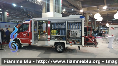 Iveco Daily 4x4 VI serie
Vigili del Fuoco
Unione Distrettuale Bassa Val Pusteria
Corpo Volontario di La Villa Stüdafüch La Ila (BZ)
Freiwillige Feuerwehr Stern
Allestimento Magirus Lohr con trazione integrale Achleitner
Esposto al Civil Protect 2016
Parole chiave: Iveco Daily_4x4_VIserie Civil_Protect_2016