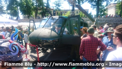 Agusta-Bell AB205
Esercito Italiano
Esposto all'Adunata Alpini di Treviso 2017
Parole chiave: Agusta-Bell AB205 Adunata_Alpini_2017