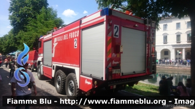 Man TGS 33.540 6x6 I serie
Vigili Del Fuoco
Comando Provinciale di Treviso
Distaccamento Aeroportuale "A.Canova" di Treviso
Allestimento Ziegler / Aris Fire
VF 27106
Parole chiave: Man TGS_33.540_6x6_Iserie VF27106 Adunata_Alpini_2017