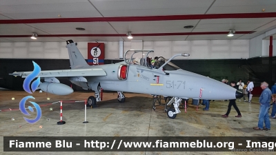 AMX International AMX Ghibli
Aeronautica Militare Italiana
51° Stormo Istrana (TV)
51-71
Parole chiave: AMX-International AMX_Ghibli 51-71 Colonna_Della_Libertà_2016