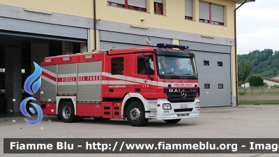 Mercedes-Benz Actros 1841 II serie
Vigili del Fuoco
Comando Provinciale di Treviso
Distaccamento Permanente di Montebelluna (TV)
AutoPompaSerbatoio allestimento Bai
VF 23314
Parole chiave: Mercedes-Benz Actros_1841_IIserie VF23314