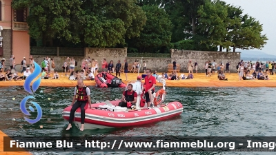 Gommone
Vigili del Fuoco
Nucleo Soccorso Subacqueo e Acquatico
Parole chiave: The_Floating_Piers_2016