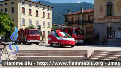 Isuzu D-Max II serie
Vigili del Fuoco
Comando Provinciale di Belluno
Distaccamento Volontario Basso Feltrino (BL)
Fuoristrada con modulo scarrabile polisoccorso allestimento Baggio & De Sordi
VF 27628

Fotografato durante l'inaugurazione
Parole chiave: Isuzu D-Max_IIserie VF27628 Inaugurazione_Fuoristrada_VVF_Basso_Feltrino_2016 Iveco EuroCargo_120E18_Iserie VF26716 Fiat-Iveco 160NC VF14259