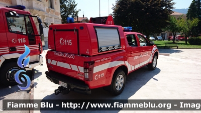 Isuzu D-Max II serie
Vigili del Fuoco
Comando Provinciale di Belluno
Distaccamento Volontario Basso Feltrino (BL)
Fuoristrada con modulo scarrabile polisoccorso allestimento Baggio & De Sordi
VF 27628

Fotografato durante l'inaugurazione
Parole chiave: Isuzu D-Max_IIserie VF27628 Inaugurazione_Fuoristrada_VVF_Basso_Feltrino_2016