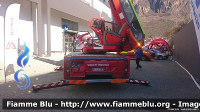 Iveco EuroCargo 160E32 IV serie
Vigili del Fuoco
Unione Distrettuale Merano (BZ)
Bezirksverband Meran
Veicolo ospitato dal Corpo di Merano
Autoscala M32L-AT da 32 metri articolata allestimento Magirus
Esposta al Civil Protect 2018
VF FW 3BD
Parole chiave: Iveco EuroCargo_160E32_IVserie VFFW3BD Civil_Protect_2018