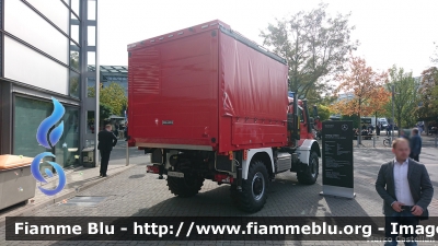 Mercedes-Benz Unimog U5023
Veicolo dimostrativo Mercedes-Benz
Allestimento Empl
Esposto allo IAA 2018
Parole chiave: Mercedes-Benz Unimog_U5023 IAA_2018