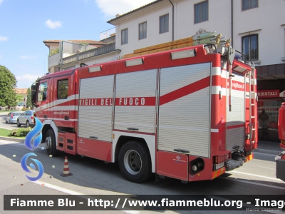 Mercedes-Benz Actros 1841 II serie
Vigili del Fuoco
Comando Provinciale di Treviso
Distaccamento Permanente di Conegliano (TV)
AutoPompaSerbatoio allestimento Bai
VF 24479
Parole chiave: Mercedes-Benz Actros_1841_IIserie VF24479 Expo_Motori_Conegliano_2012