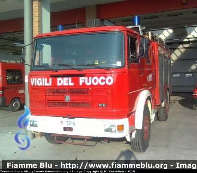 Iveco OM 160
Vigili del Fuoco
Comando Provinciale di Venezia
Distaccamento Permanente di Lido (VE)
AutoPompaSerbatoio allestimento Baribbi
VF 13215
Parole chiave: Iveco OM 160 VF13215