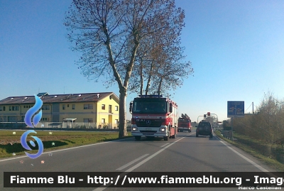 Mercedes-Benz Actros 1841 II serie
Vigili del Fuoco
Comando Provinciale di Treviso
Distaccamento Permanente di Montebelluna (TV)
AutoPompaSerbatoio allestimento Bai
fotografata appena uscita dalla caserma in emergenza assieme all'AutoScala Iveco OM 160
VF 23314
Parole chiave: Mercedes-Benz Actros_1841_IIserie VF23314